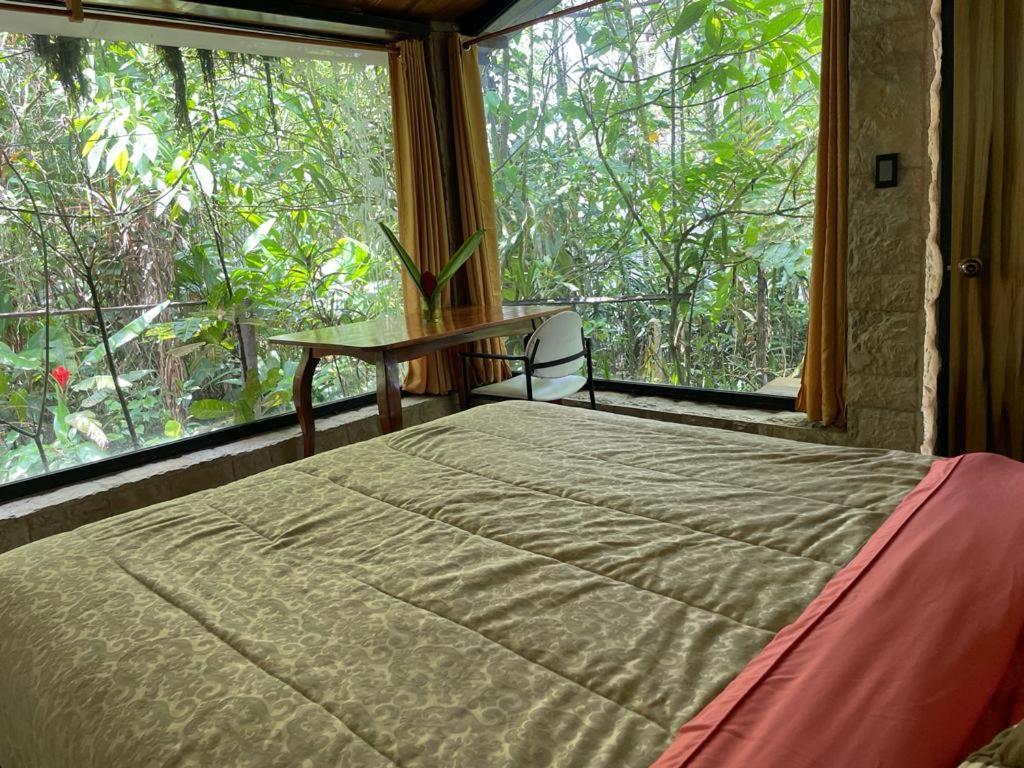 Cantalarana Lodge Mindo Kültér fotó