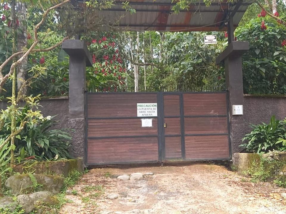Cantalarana Lodge Mindo Kültér fotó